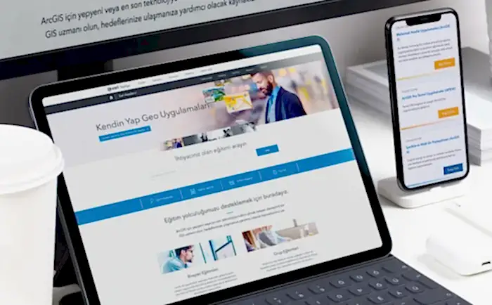 Esri Türkiye kurumsal web tasarım ve UI geliştirme projesi
